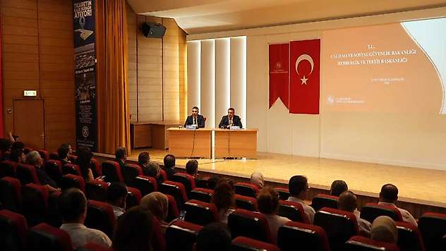 Konya'da işverenlere kritik uyarı: Yeni dönemin kuralları anlatıldı