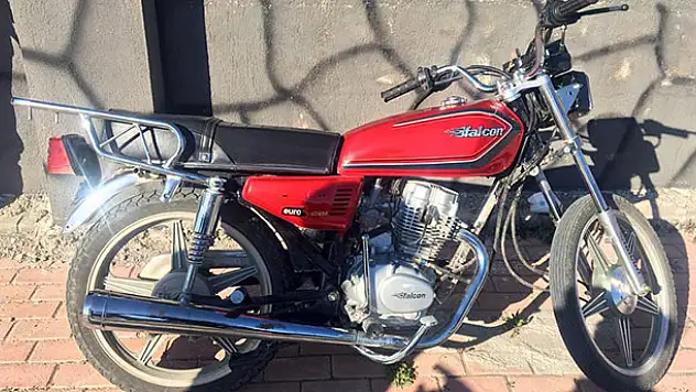 Konya'da jandarma çalıntı motosikleti bularak sahibine teslim etti