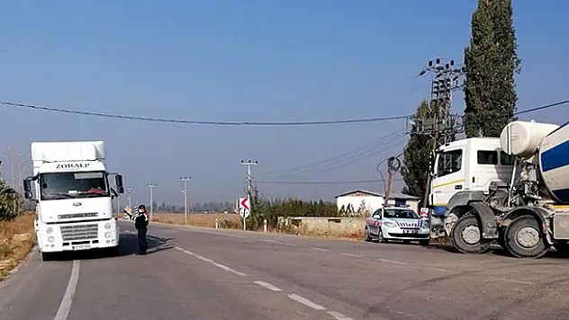 Konya'da jandarmadan ağır yük taşıyan araçlara denetim