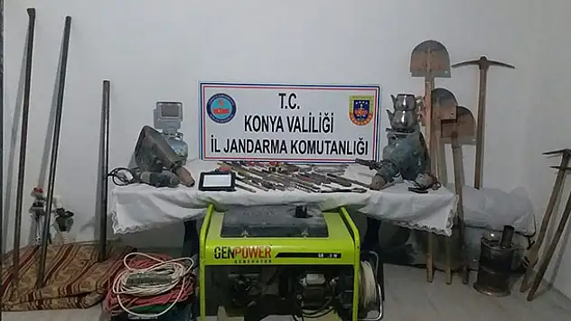Konya'da jandarmadan kaçak kazıya suçüstü