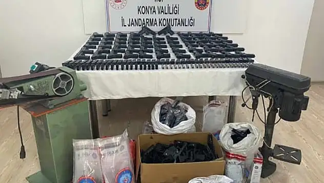 Konya'da jandarmanın baskın yaptığı ev silah imalathanesi çıktı
