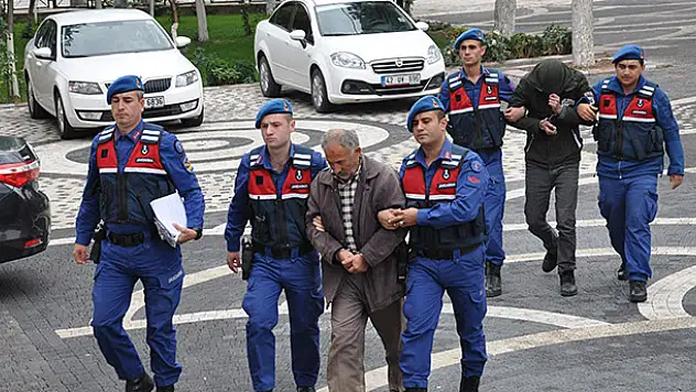 Konya'da kablo hırsızları suçüstü yakalandı