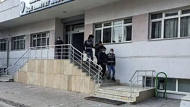 Konya'da kablo hırsızlığı şüphelileri polisten kaçamadı