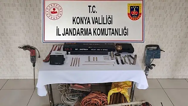 Konya'da kaçak kazı yapan 10 kişi suçüstü yakalandı
