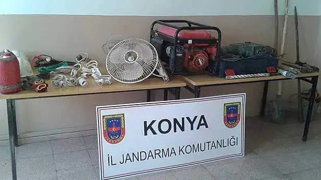 Konya'da kaçak kazı yaparken yakalandılar