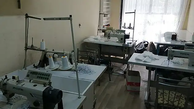 Konya'da kaçak maske üretilen atölyeye baskın