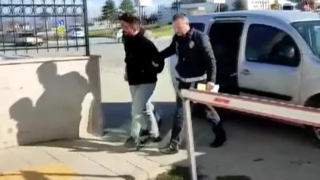 Konya'da kaçak silah imalathanesine çevrilen eve baskın: 1 kişi gözaltına alındı
