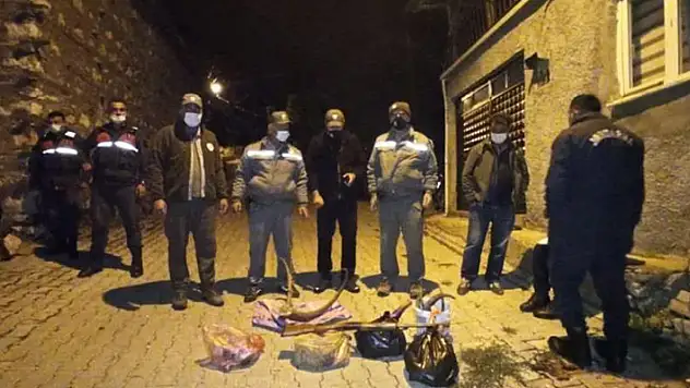 Konya'da kaçak yaban keçisi avlayanlara 120 bin lira ceza kesildi! 
