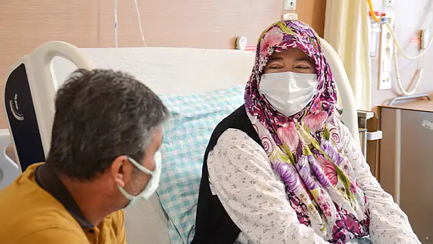 Konya'da kadavradan nakille hayata tutunan kadın bağışçı aileye minnettar