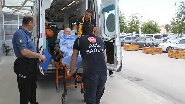 Konya'da kahvehanede satırlı saldırı! 1 yaralı 
