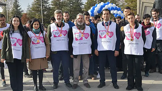 Konya'da, 'Kalbim tekrar sevecek' yürüyüşü