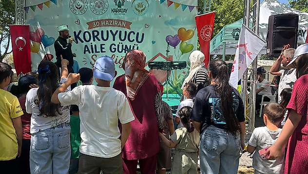 Konya'da kalpleri ısıtan etkinlik: Koruyucu aile günü kutlandı