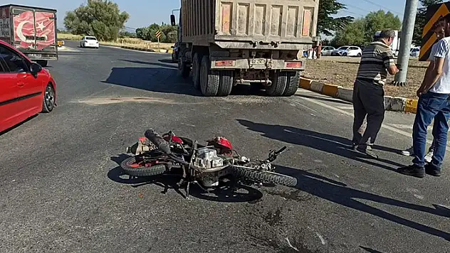 Konya'da kamyon ile motosikletin çarpıştı kazada  2 yaralı
