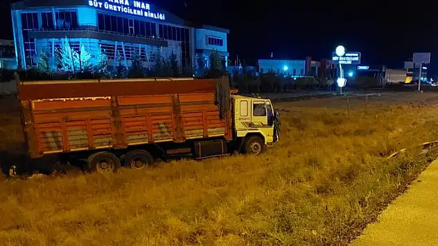 Konya'da kamyon tıra çarptı: 1 yaralı