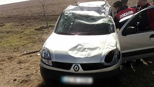 Konya'da kamyonet devrildi: 5 yaralı
