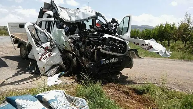 Konya'da Kamyonet Takla Attı: 1 Ölü 3 Yaralı