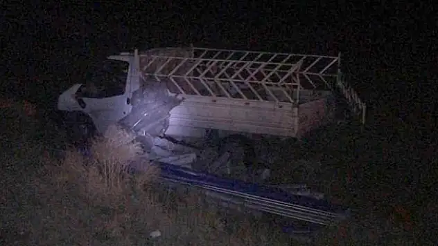 Konya'da kamyonet takla attı: 2 yaralı
