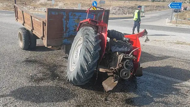 Konya'da kamyonla çarpışan traktör ikiye bölündü: 1 yaralı
