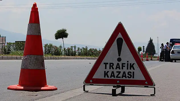 Konya'da kamyonla otomobil çarpıştı: 1 ölü