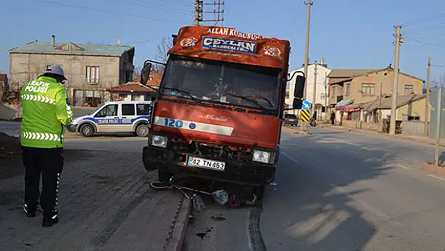 Konya'da kamyonun çarptığı bisikletin sürücüsü ağır yaralandı
