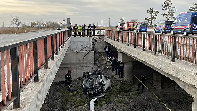 Konya'da kanala düşen otomobildeki 3 kişi hayatını kaybetti