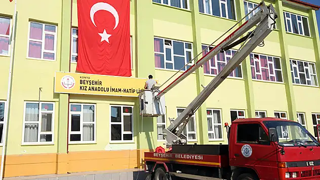 Konya'da kapatılan FETÖ okulu Kız Anadolu İmam Hatip Lisesi'ne dönüştü