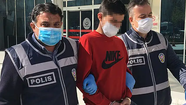 Konya'da kapkaç şüphelisini, çaldığı telefonu satarken verdiği kimlik bilgileri yakalattı