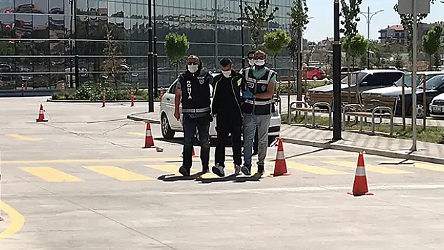 Konya'da kapkaç yöntemiyle yaşlı kadının cüzdanını çalan şüpheli yakalandı