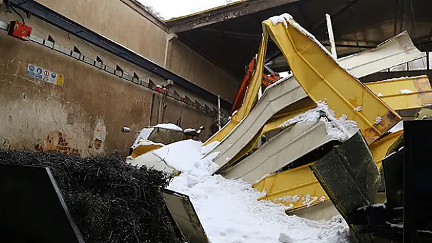 Konya'da kar nedeniyle 19 fabrikanın çatısı çöktü