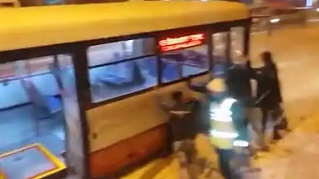 Konya'da kar yağışı yolculara zor anlar yaşattı
