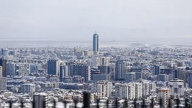Konya'da kar yerini ayaza bıraktı sıcaklık -10 dereceyi gördü