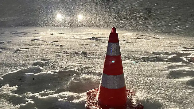 Konya'da Karaman istikameti hariç kara yolları trafiğe kapatıldı