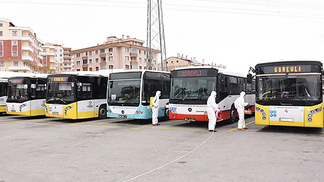 Konya'da karantinaya alınan vatandaşları taşıyan otobüslerin dezenfekte edildi