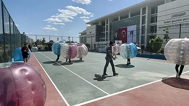 Konya'da 'KaratayVerse Bahar Şenliği ve Yapay Zeka Festivali' başladı
