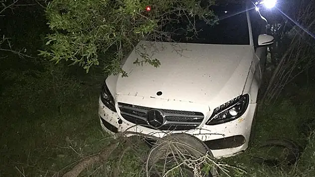 Konya'da karayoluna dökülen hayvan dışkısı, kazalara yol açtı
