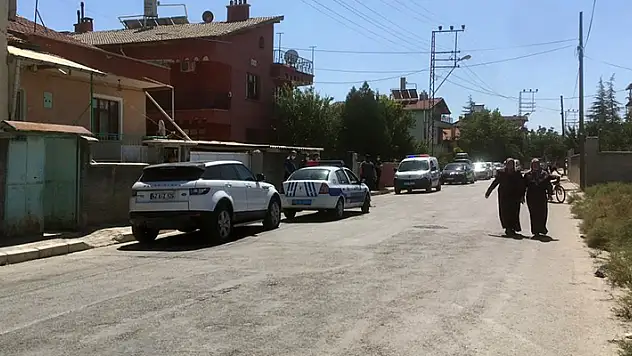Konya'da kargaları korkutmak için tüfekle ateş eden kişi balkondaki komşunu vurdu
