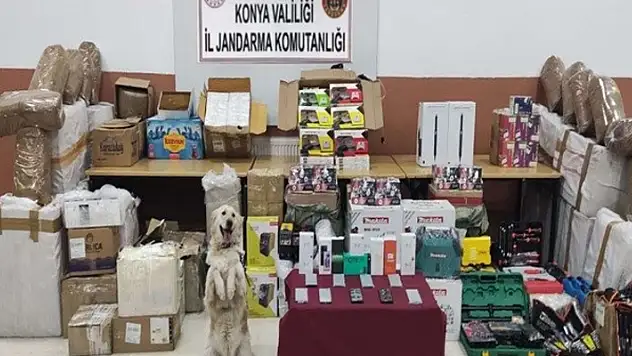 Konya'da kargo aracında piyasa değeri 2 milyon 500 bin lira olan kaçak eşya ele geçirildi
