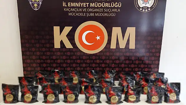 Konya'da kargo kutusundan kaçak nargile tütünü, plastik varillerden kaçak akaryakıt çıktı
