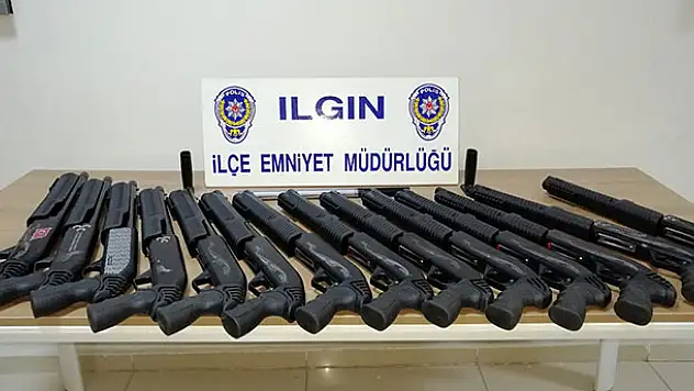 Konya'da kargo şirketine baskın!  14 pompalı tüfek ele geçirildi
