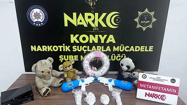 Konya'da kargoya verilen oyuncakların içine saklanmış uyuşturucu ele geçirildi
