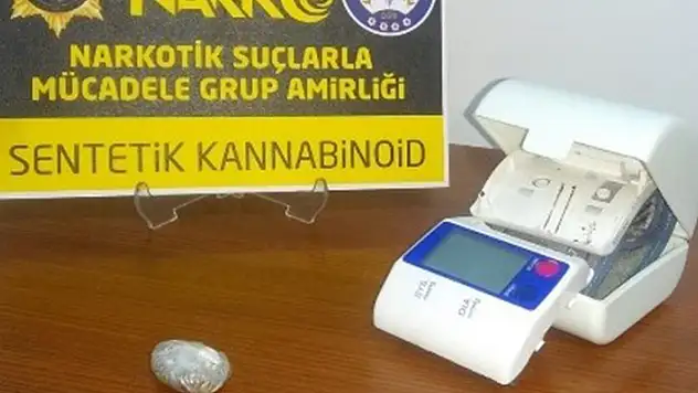Konya'da kargoyla gönderilen tansiyon aletinden uyuşturucu çıktı
