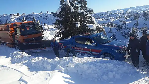 Konya'da karla mücadele devam ediyor
