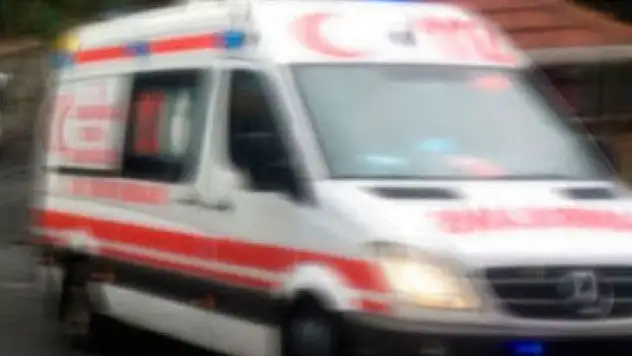Konya'da karşı şeride geçen kamyonet otomobille çarpıştı: 2 ölü
