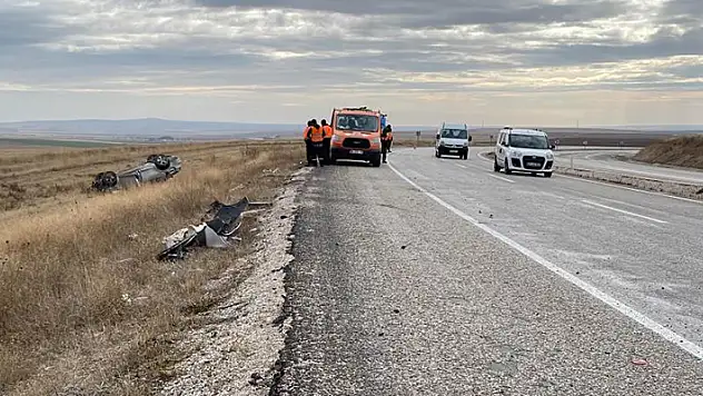 Konya'da karşı şeride geçen otomobil takla attı: 1 yaralı
