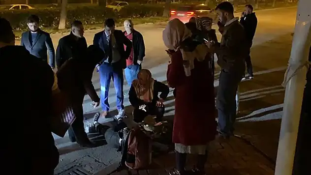 Konya'da karşıdan karşıya geçmek isteyen genç kıza otomobil çarptı
