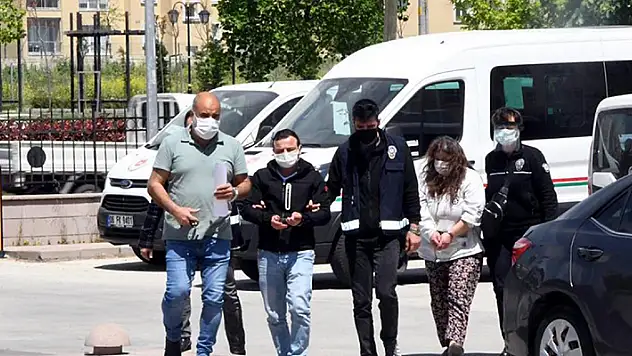 Konya'da kavgaya giderken kendisini durdurmaya çalışan ağabeyini öldüren sanığa müebbet hapis cezası istendi
