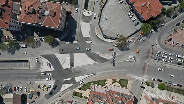 Konya'da kavşak düzenlemesiyle hem trafik rahatladı hem karbon salınımı azaltıldı