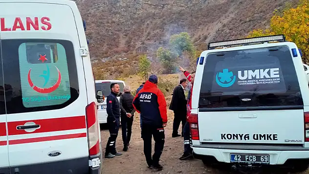 Konya'da kayalıklardan düşerek yaralanan kişi helikopterle kurtarıldı
