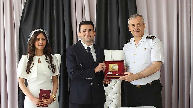 Konya'da kaymakam jandarma komutanının nikah şahidi oldu