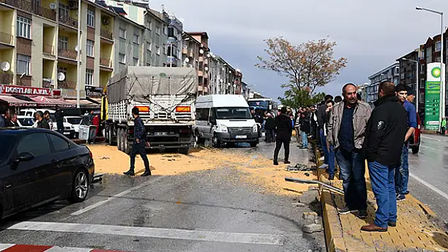 Konya'da kaza anı güvenlik kamerasında